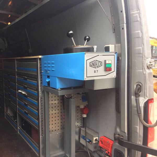 Hydrauliek reparatie op locatie - Vrijdag Mobiele Slangenservice in de Achterhoek