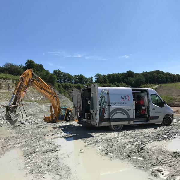Hydrauliek reparatie op locatie in de Achterhoek - Vrijdag Mobiele Slangenservice